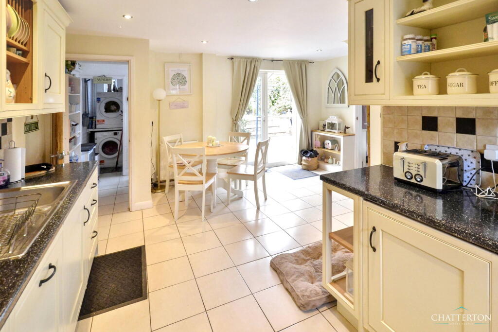 House in Worcester - View 5