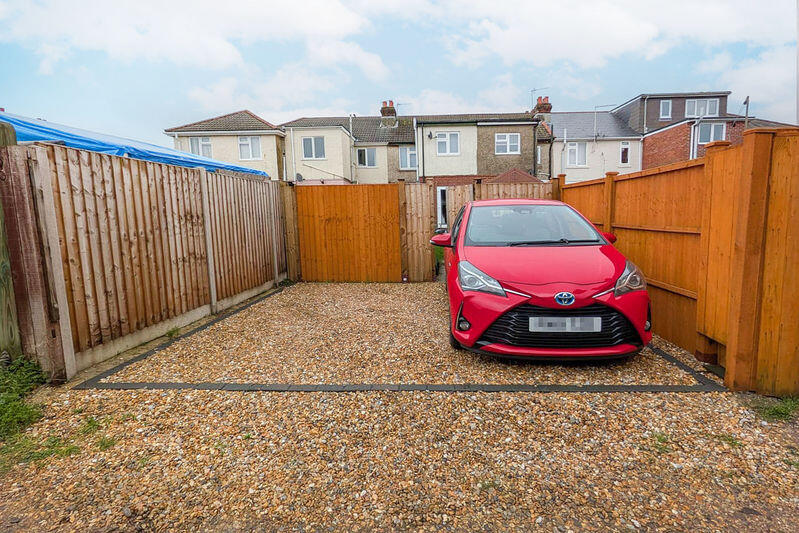 Downs Park Crescent, Eling photo 2