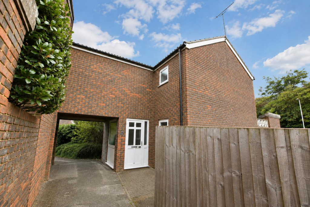 Main image of property: Meadow Way, Leighton Buzzard