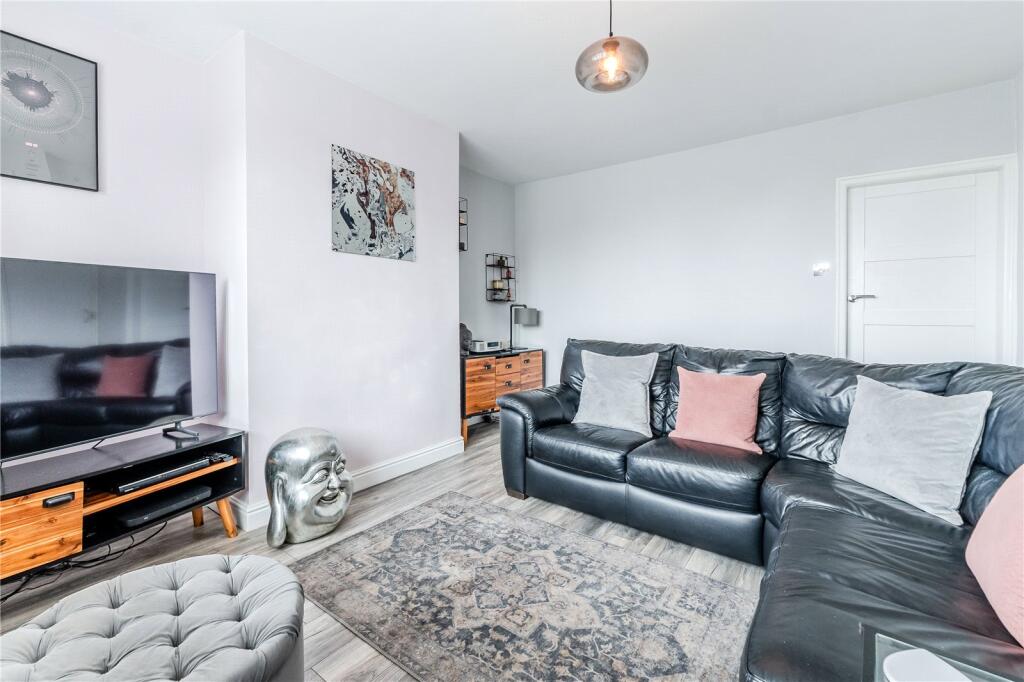 Moorland Crescent, Guiseley, Leeds, West Yorkshire photo 2