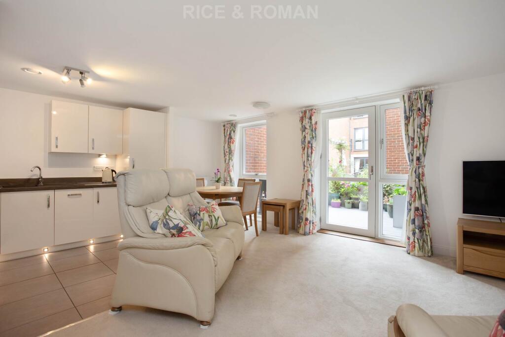 Apartment in Cobham - View 2