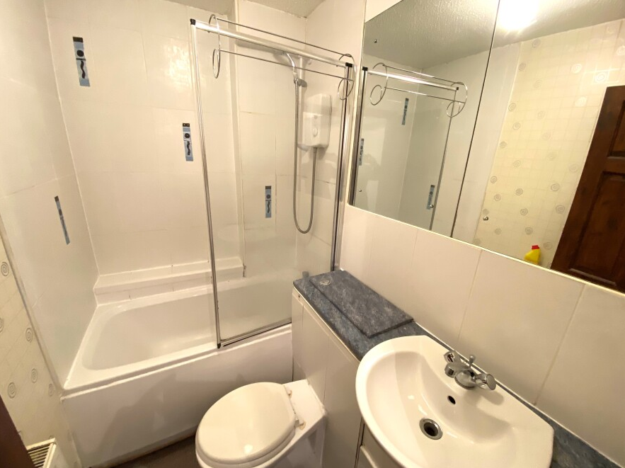 Apartment in Stockport - View 5