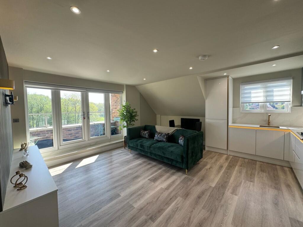 Apartment in Hemel Hempstead - View 3