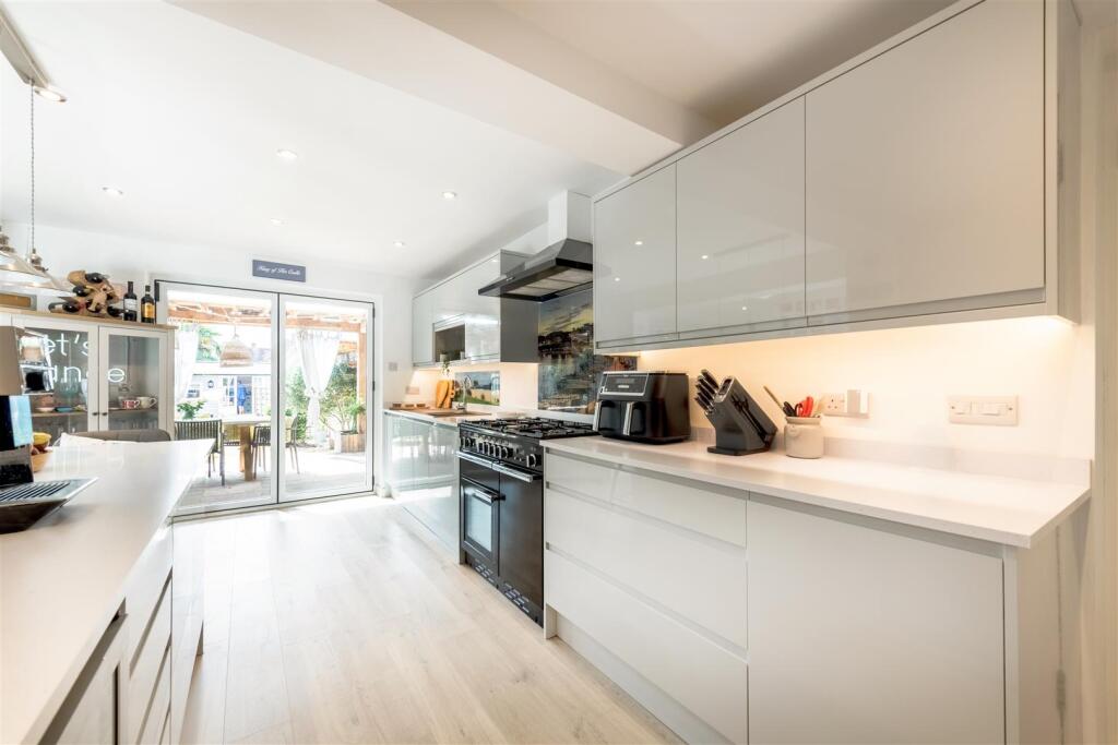 Gresham Place, Henfield photo 5