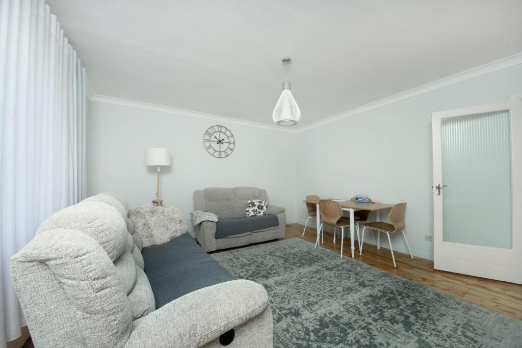 Glebe Court, Grange Road, London photo 4