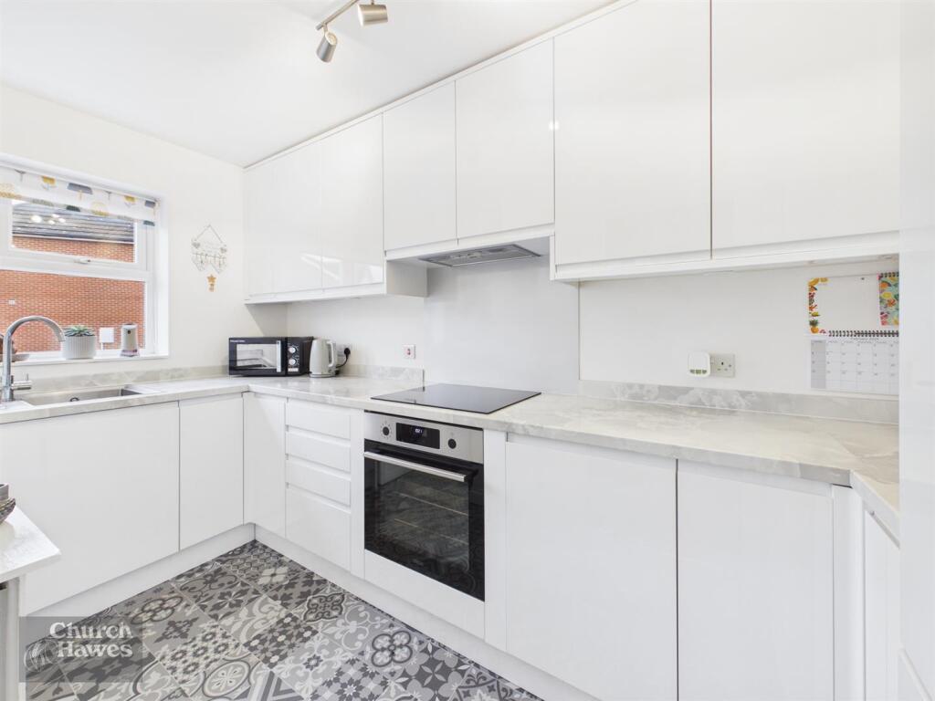 Halston Place, Maldon photo 4