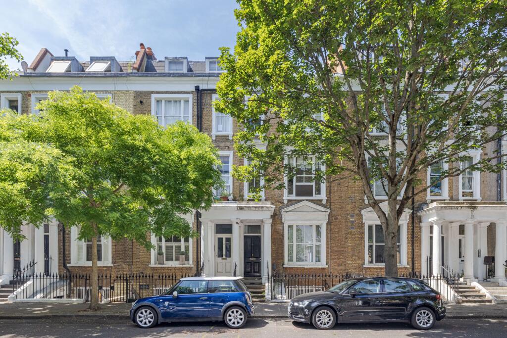 Apartment in London, Earl's Court - View 2