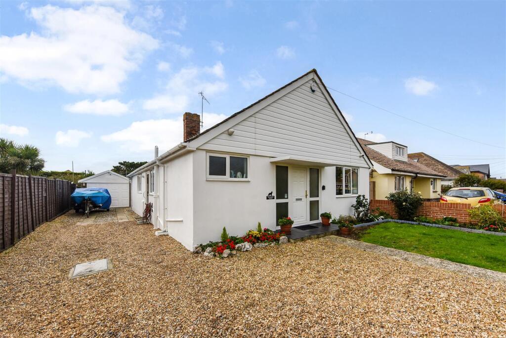 Farm Road, Bracklesham Bay, Chichester photo 2