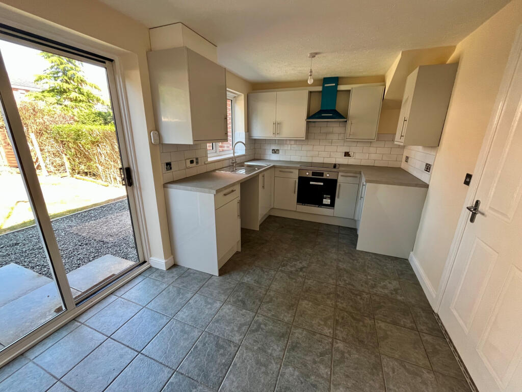 House in Hull, Longhill - View 4
