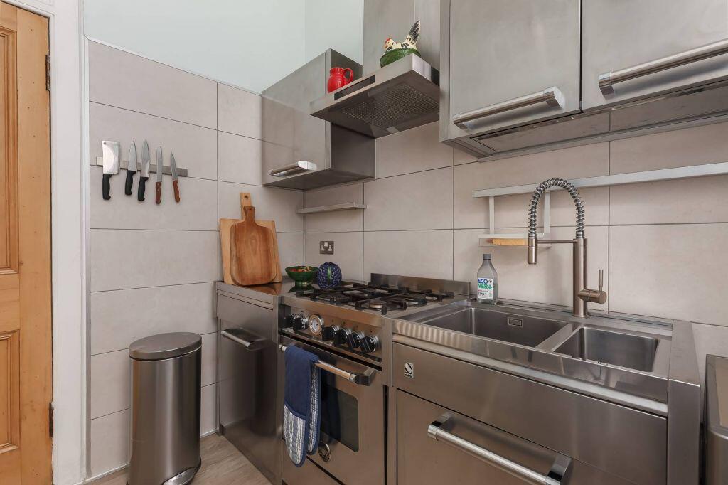 Apartment in Edinburgh - View 5