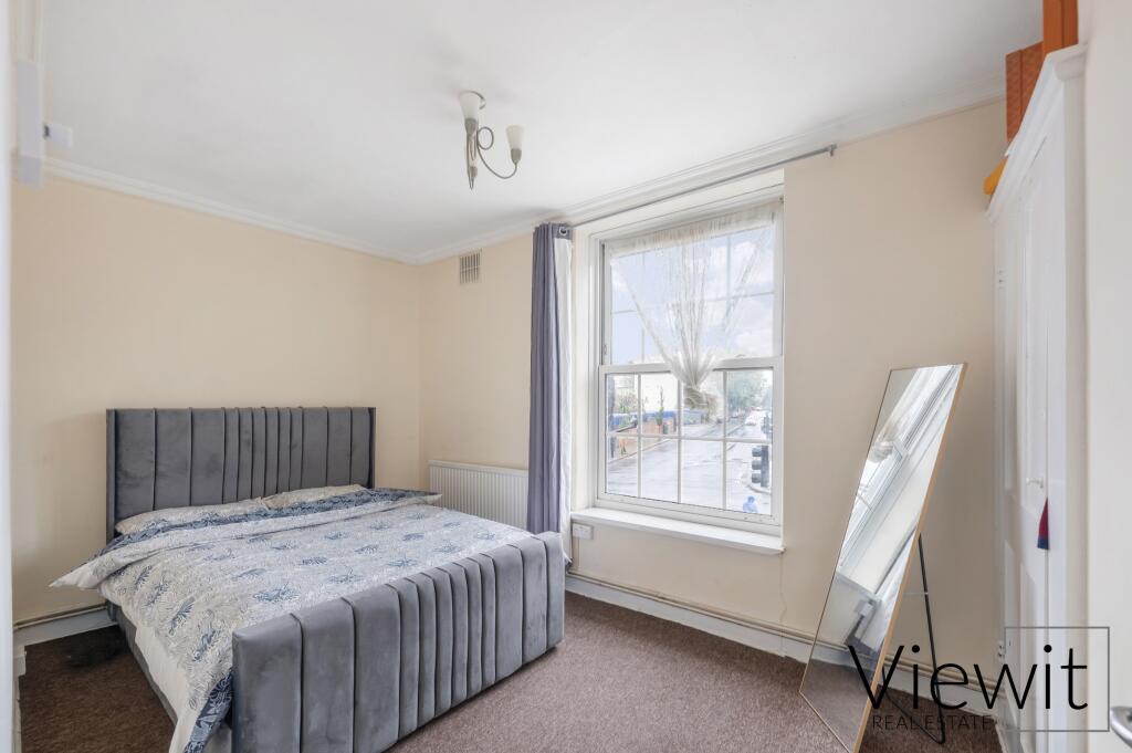 Apartment in London - View 5