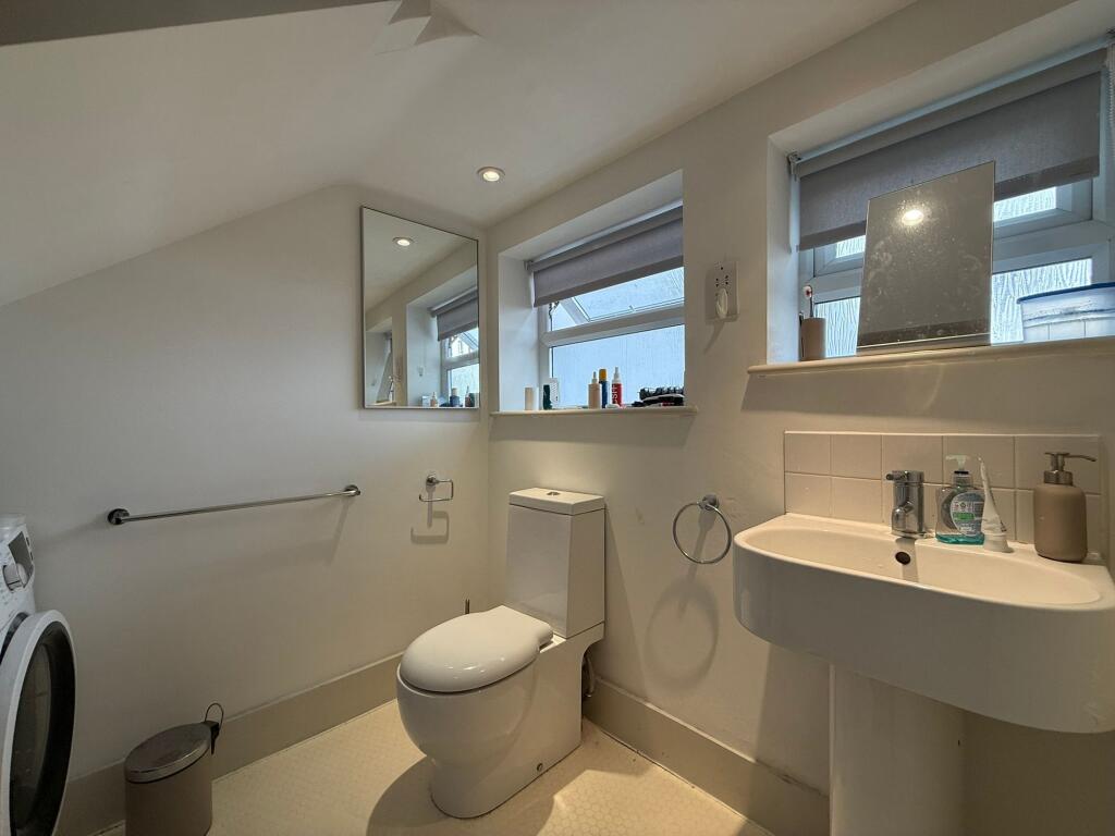Apartment in Tonbridge - View 5