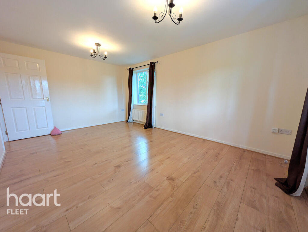 Apartment in Hart, Elvetham Heath - View 5