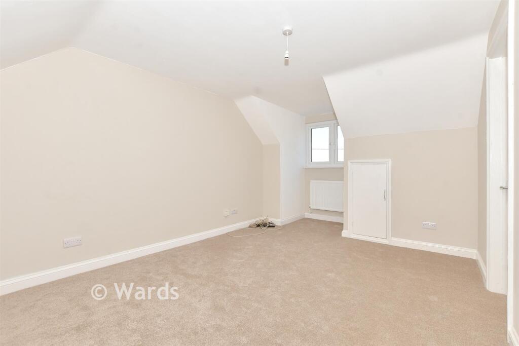 House in Tonbridge - More