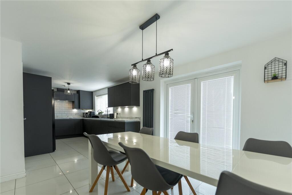 House in Lincoln - View 4