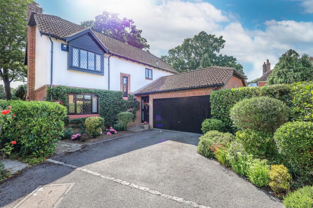 Main image of property: Bishearne Gardens, Liss, Hampshire, GU33