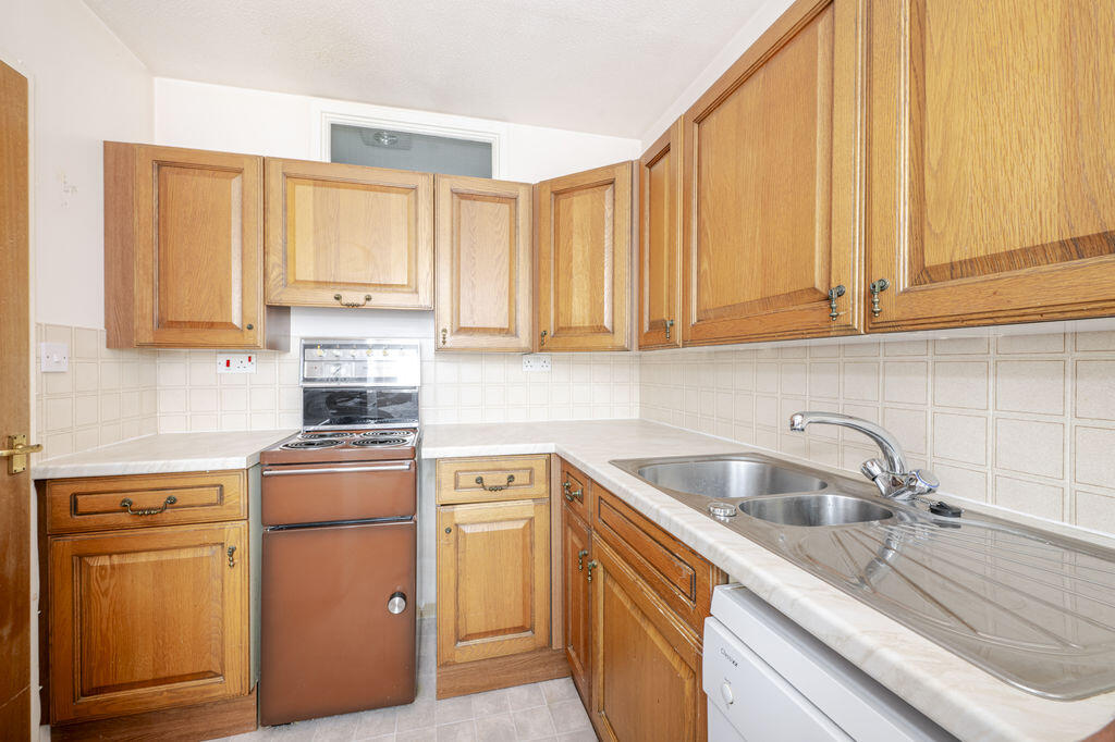 Apartment in Wealden, Heathfield and Waldron - View 5
