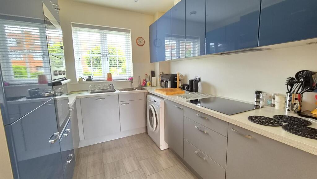 Sonning Crescent, North Bersted photo 4
