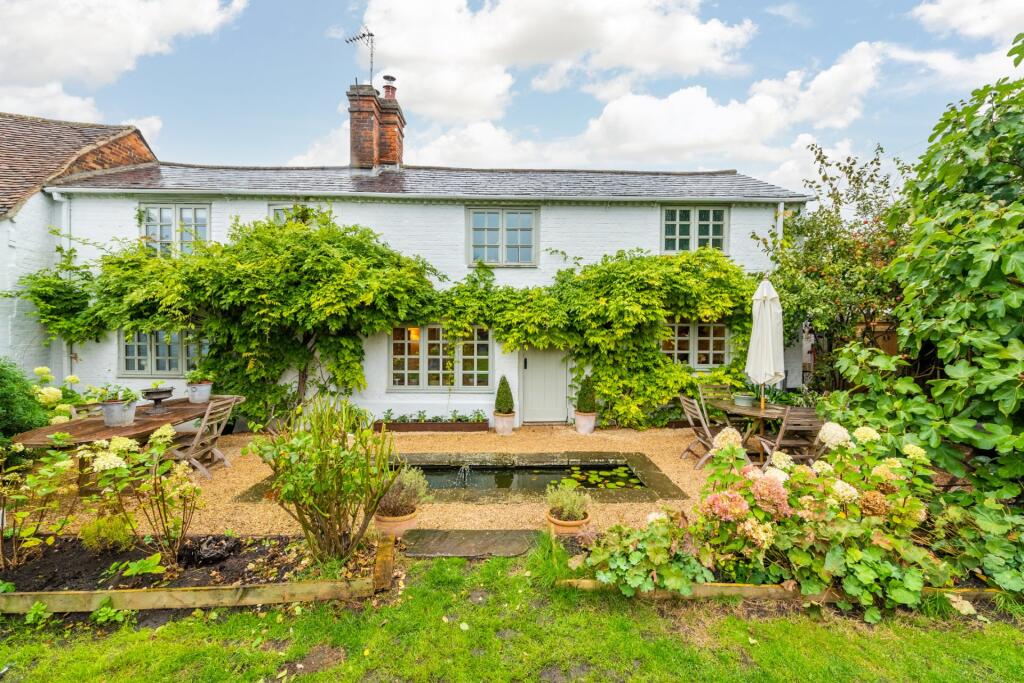 Main image of property: Aylesbury Road, Bierton, Aylesbury, Buckinghamshire, HP22