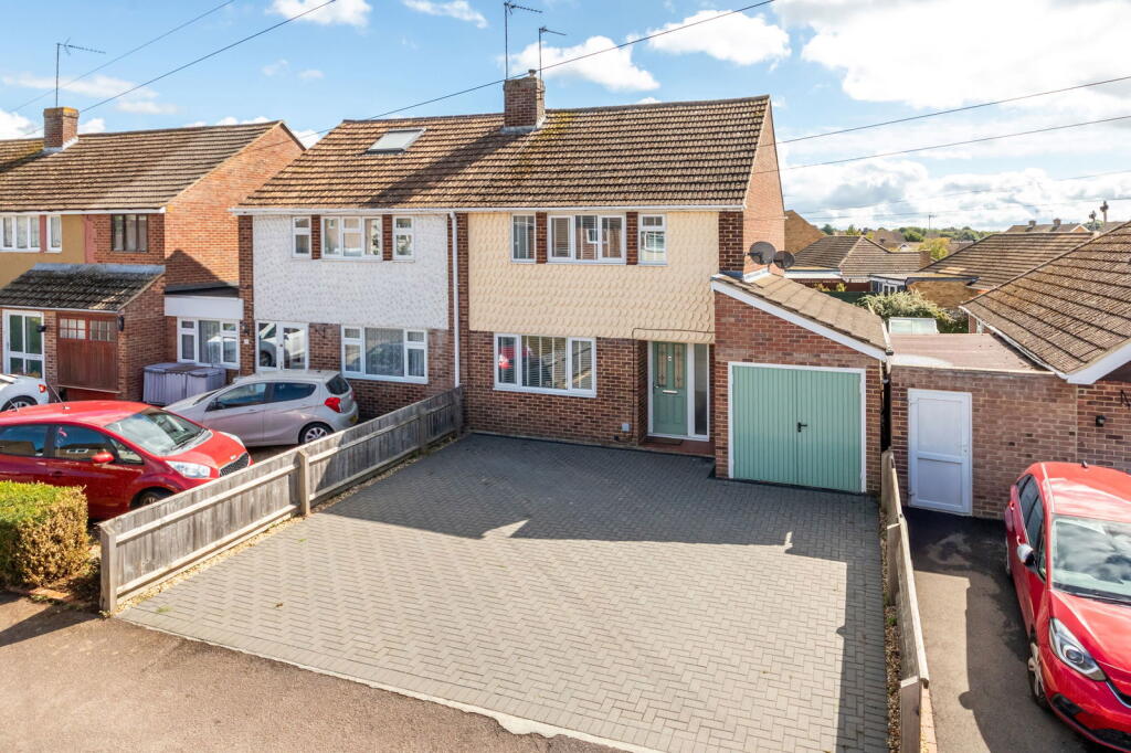 2-bed semi-detached on Elmscote Road, Banbury, OX16 9EF, £315,000