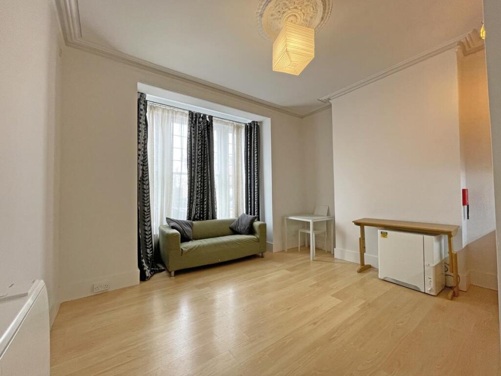House in Plymouth - View 3