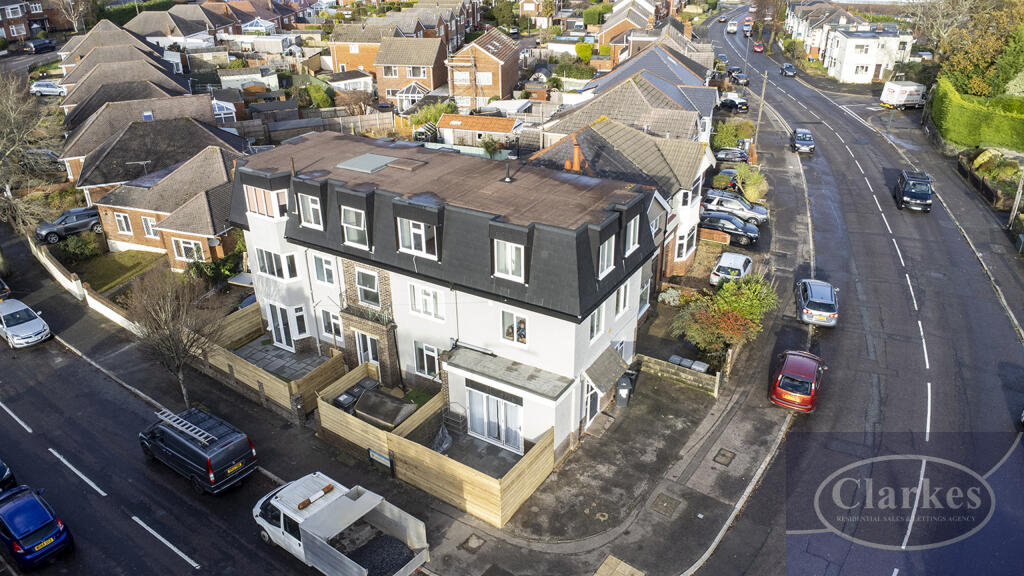 Main image of property: Flat 3 Linden House, 1036 Wimborne Road, Dorset