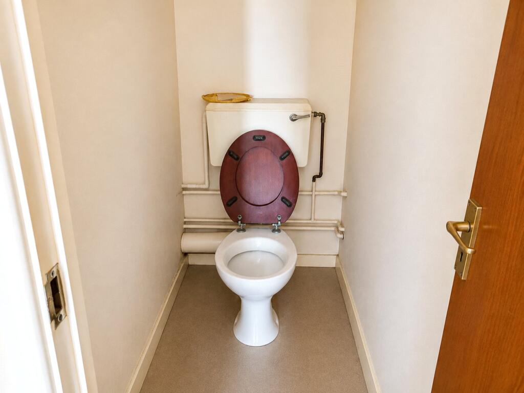 Apartment in Christchurch, Pokesdown, Bournemouth - More