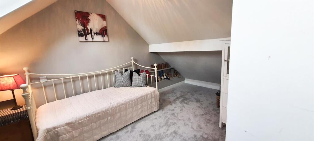 Additional image 40 of Ladymead, Glenlyon Avenue, Keighley