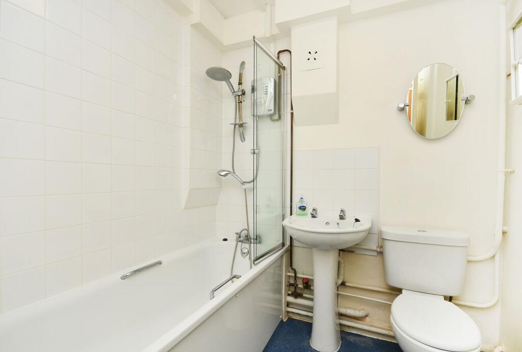 Apartment in London - View 5