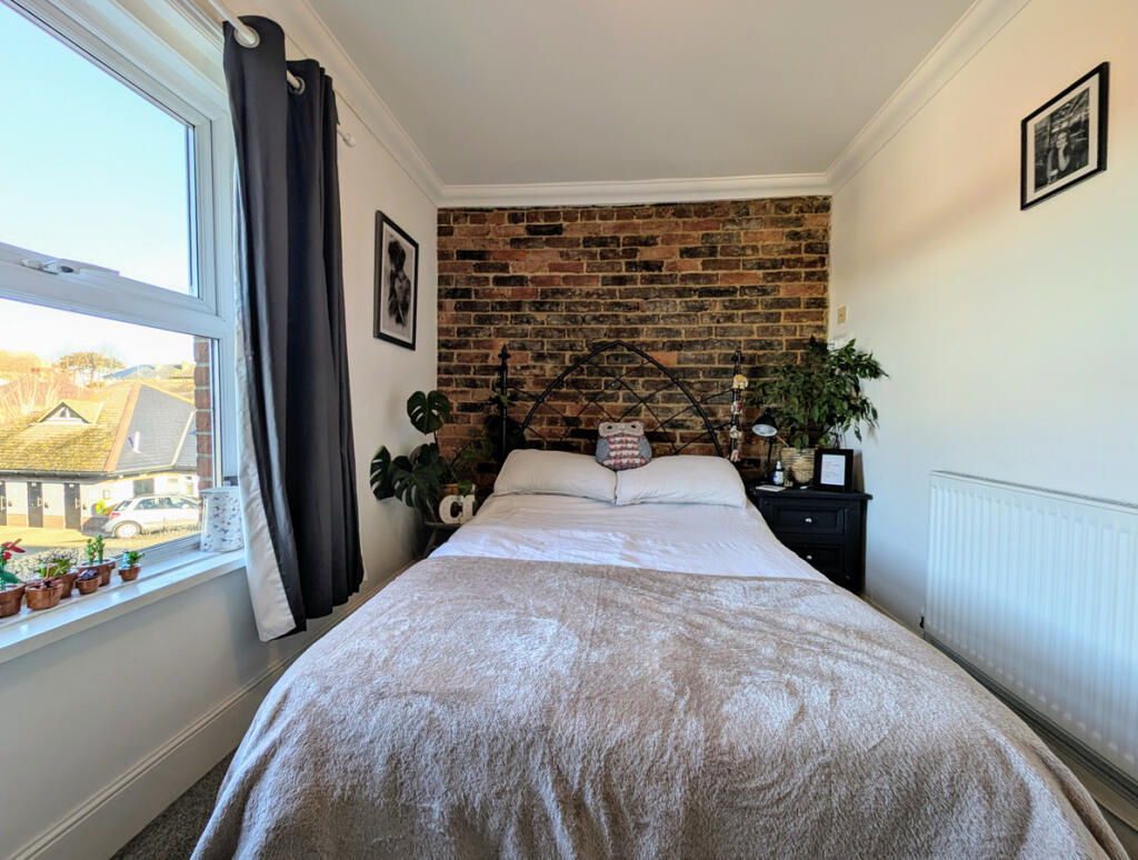 House in Shanklin, Lower Hyde, Luccombe - More