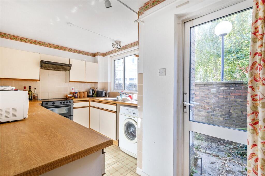 House in London - View 3