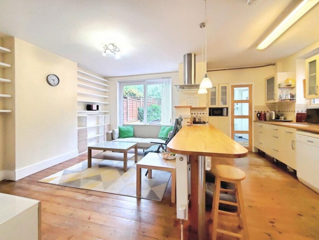 St. Ronans Road, Reading, Berkshire photo 2