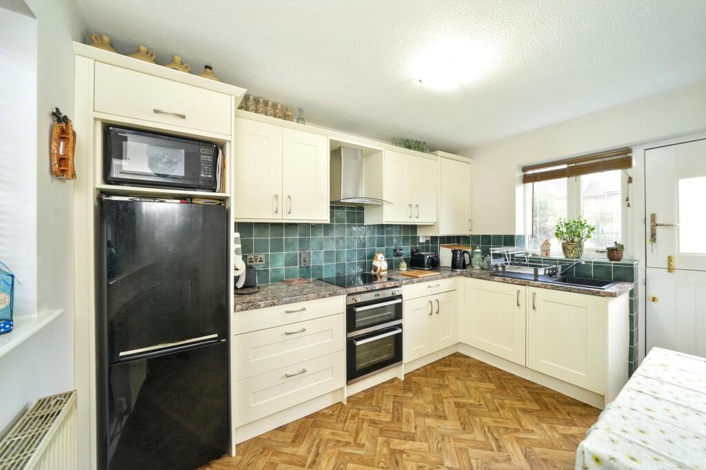 Pickwick Court, Shifnal, TF11 photo 3