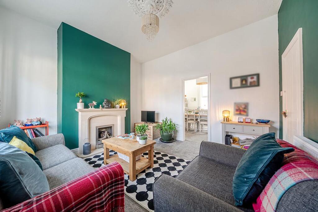 3-bed semi-detached on Albert Place, Harrogate, £250,000