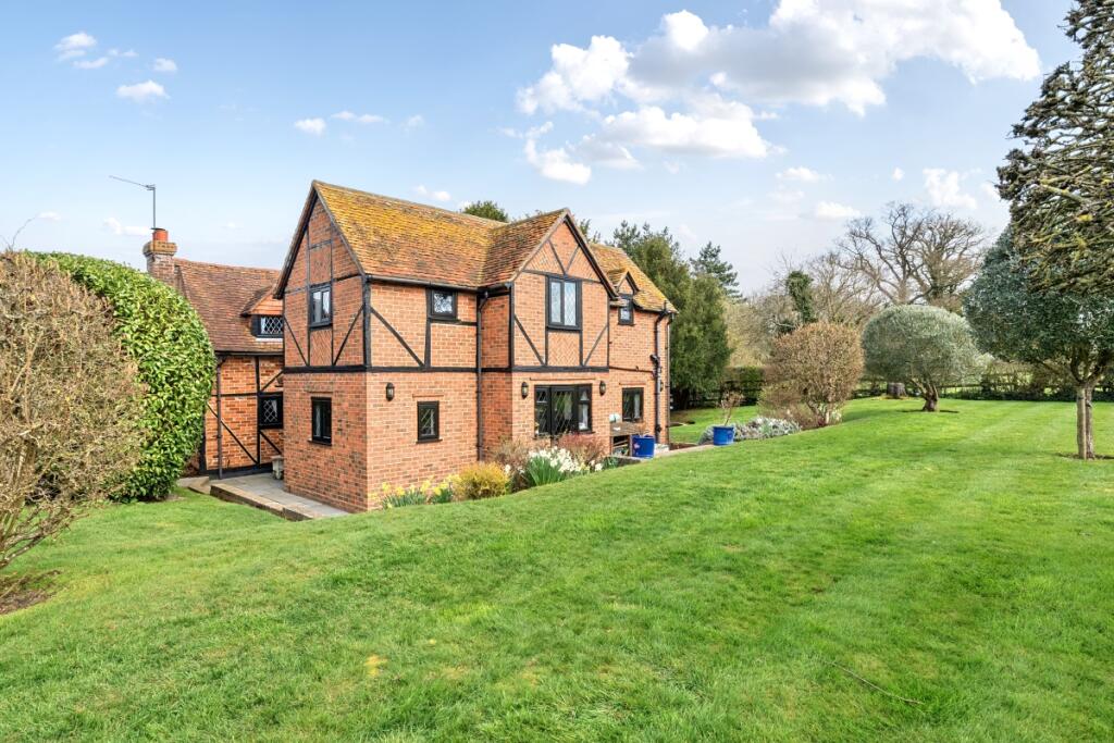 Main image of property: Paley Street Maidenhead SL6