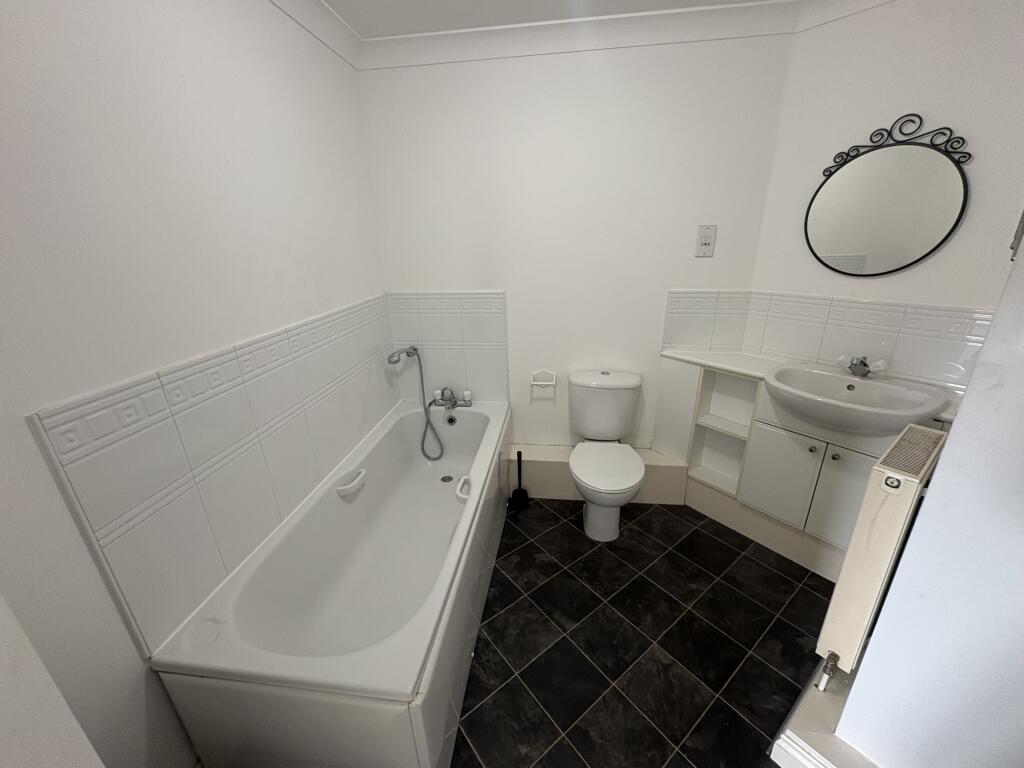 Apartment in Southampton - View 4