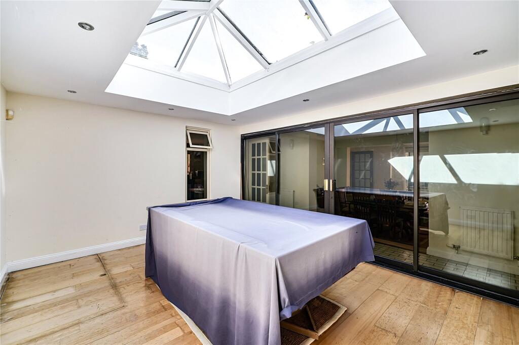 House in Cheltenham, Lynworth, Prestbury - More