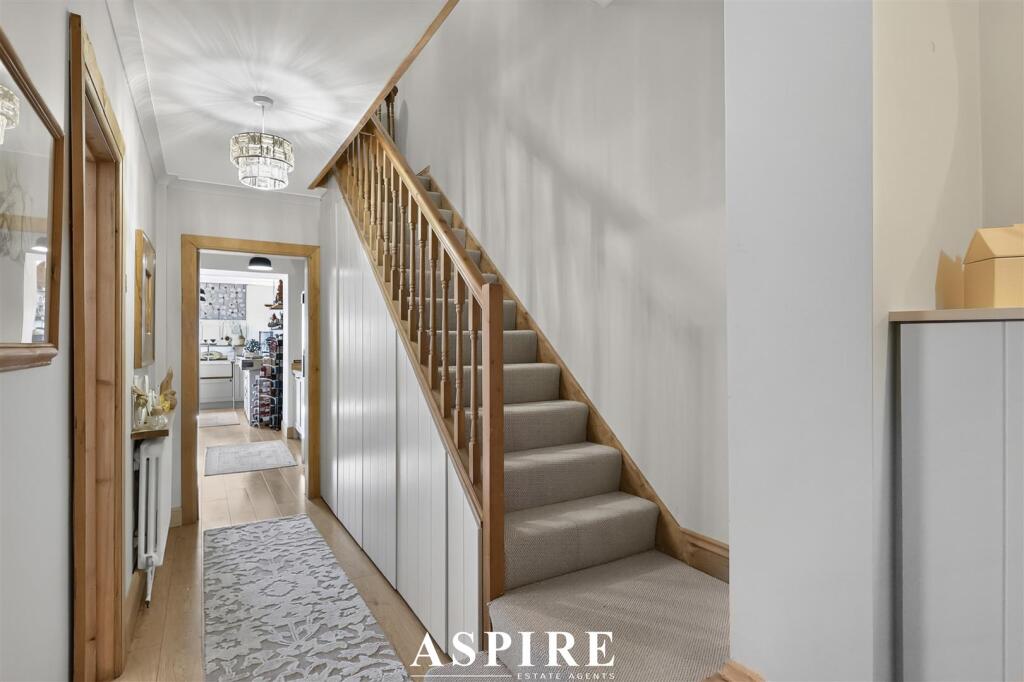 House in Basildon - View 5