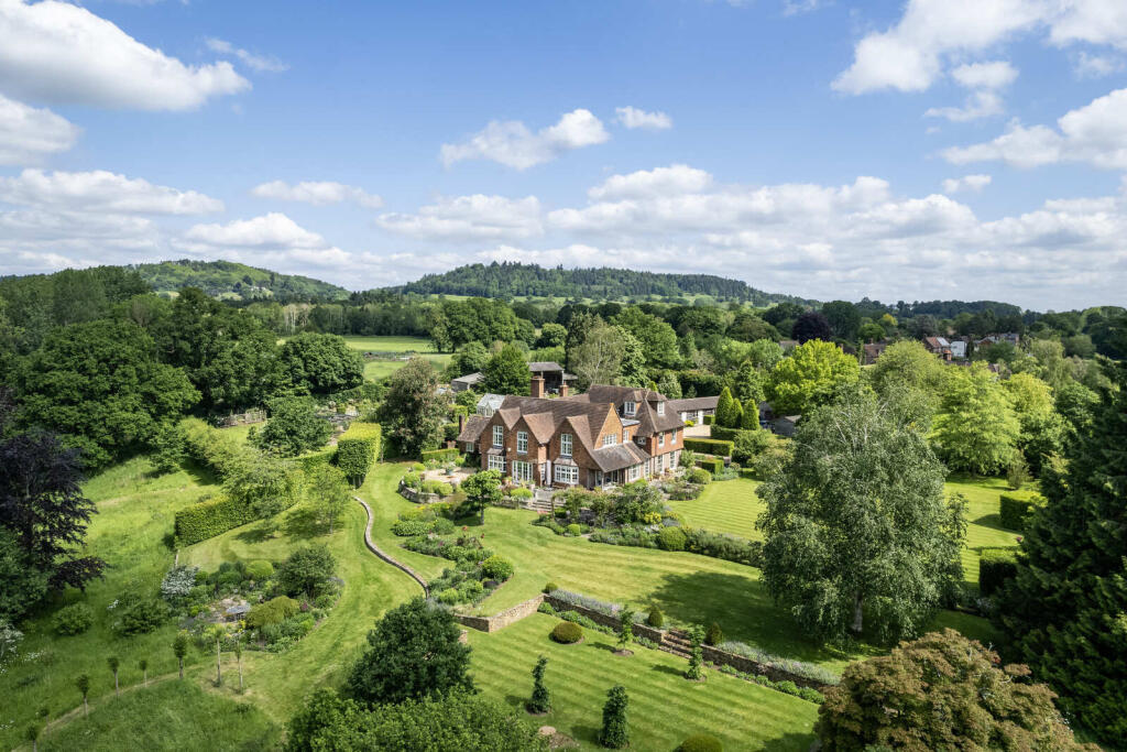 The Green, Dunsfold, Godalming, Surrey, GU8. 6 bedroom detached house for sale