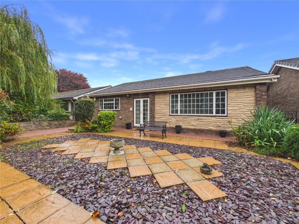 2-bed bungalow on Glaisdale Gardens, Shildon, Durham, DL4, £190,000