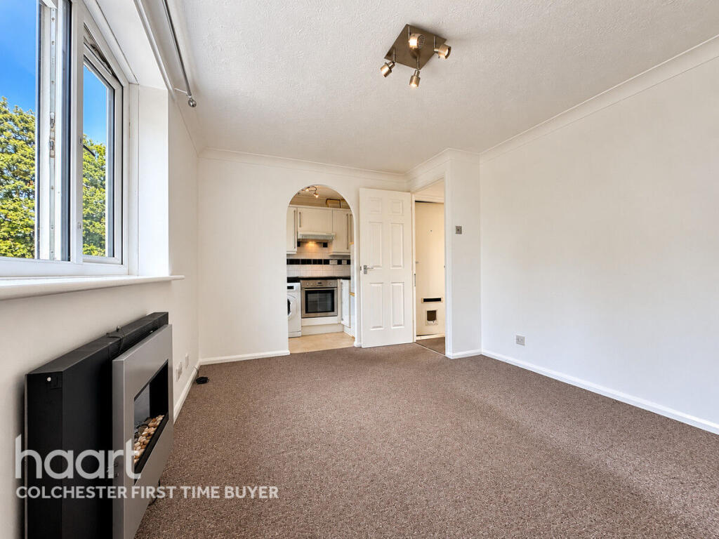 Apartment in Colchester, Stanway - View 4