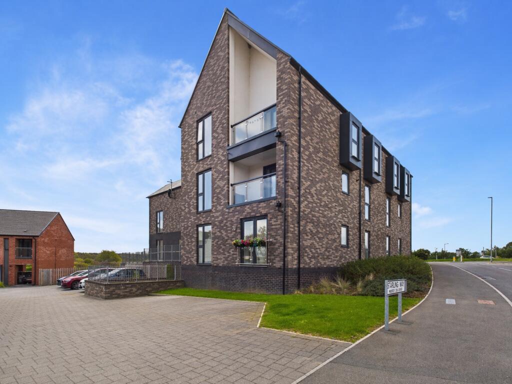 Main image of property: Starling Way, Micklewell Park, NN11 2AH