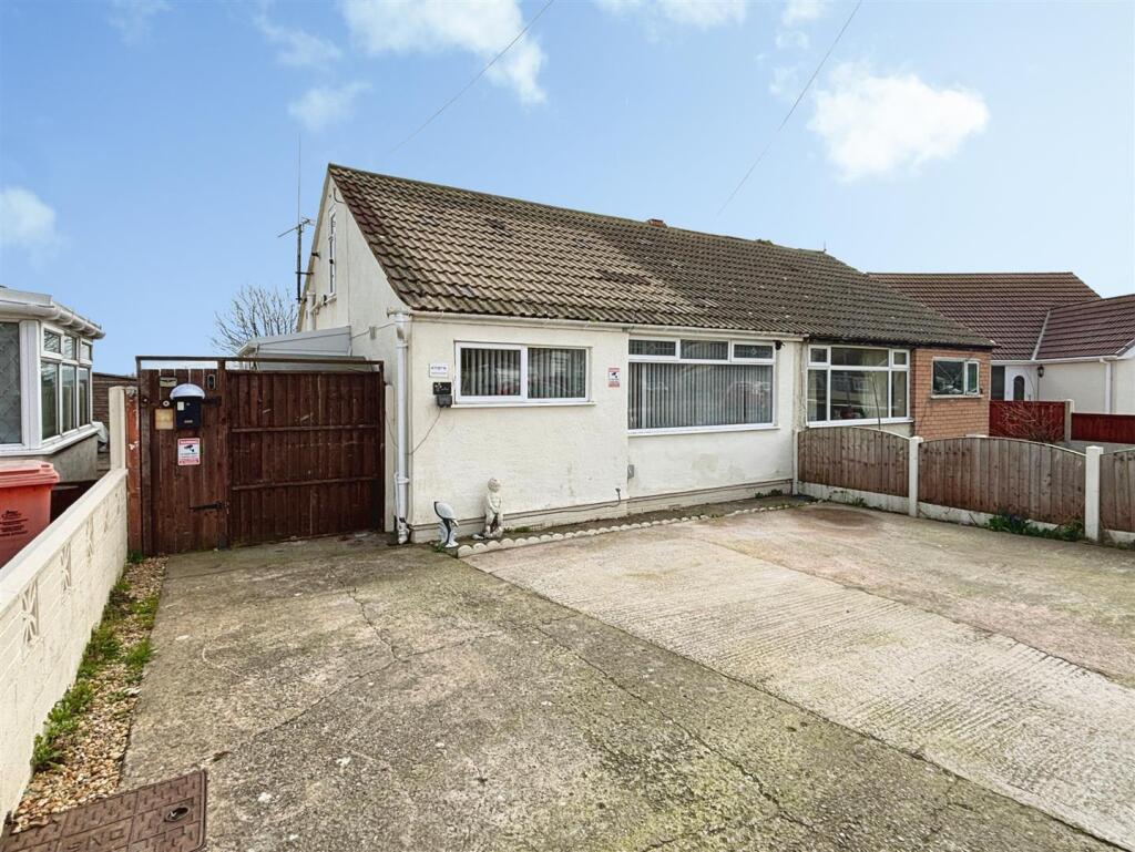 Main image of property: Lon Y Llyn, Pensarn, LL22