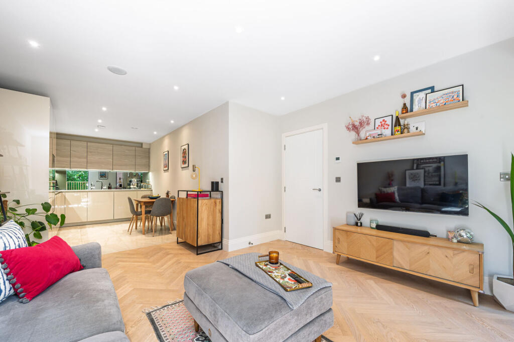 Apartment in London - View 2