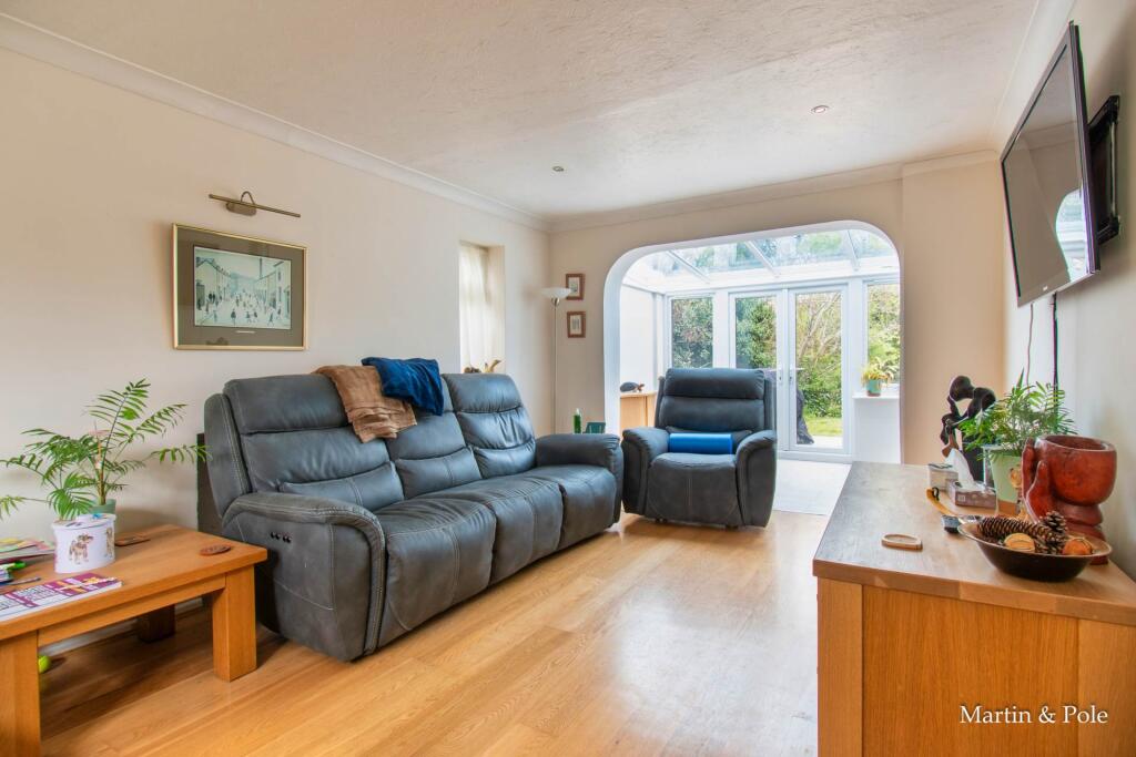 House in Reading, Earley - More