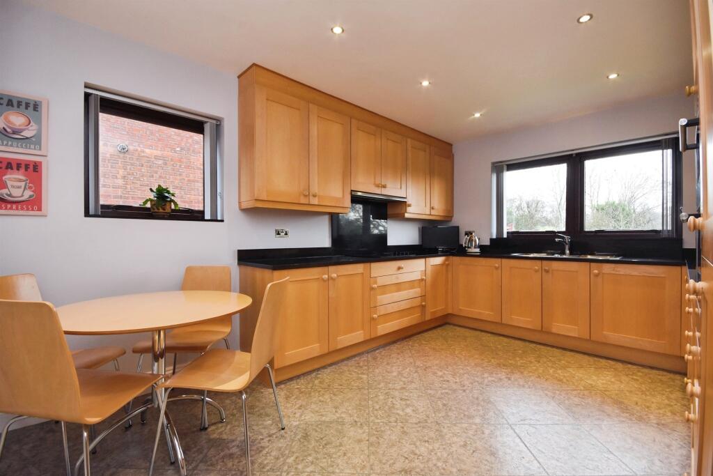 The Mount, BILLERICAY photo 4