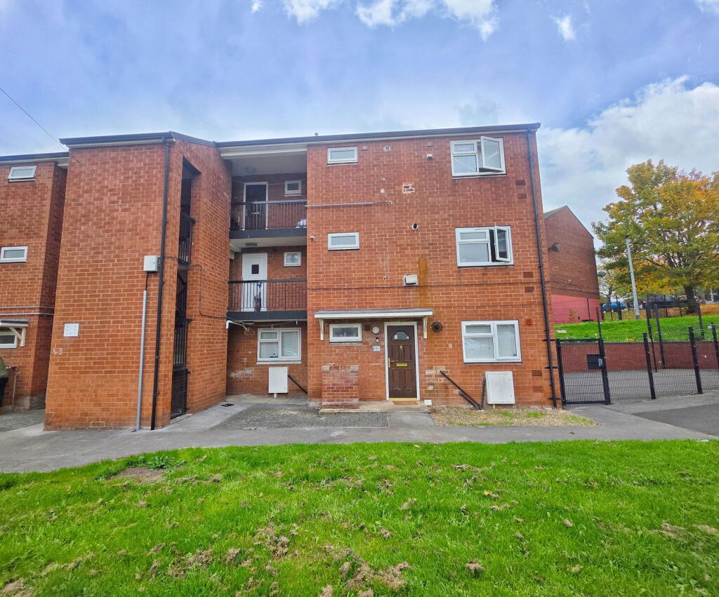 2-bed flat on Briery Walk, Rotherham, S61 4QU, £65,000