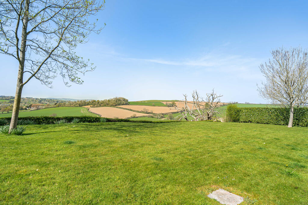 Flat 1, Redhills, Jubilee Road, Totnes, Devon photo 2