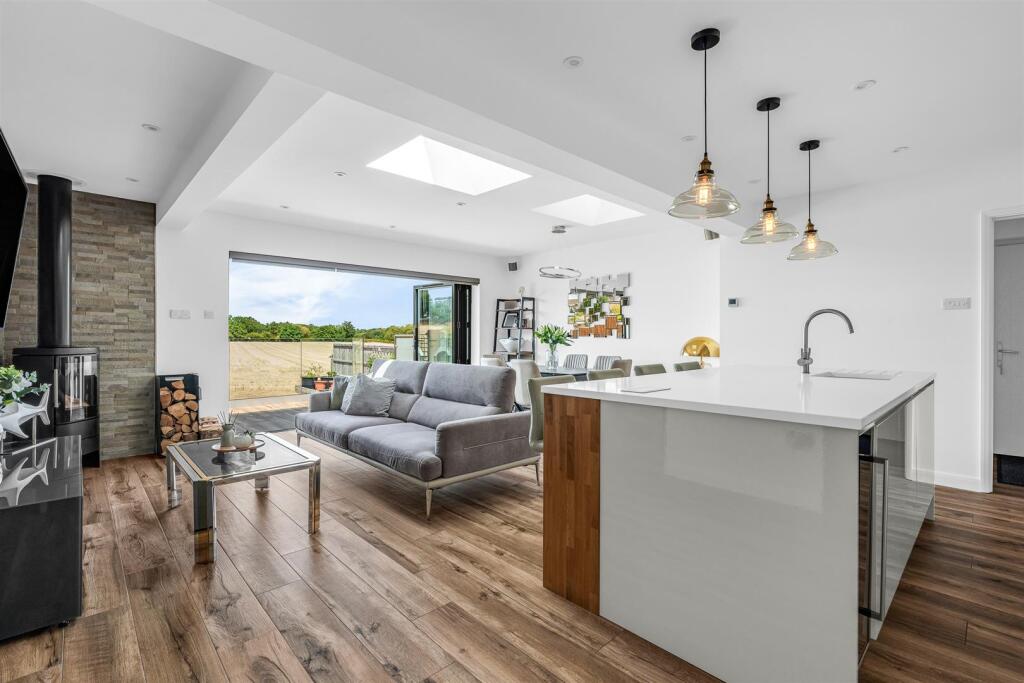Glebe Road, Welwyn photo 5