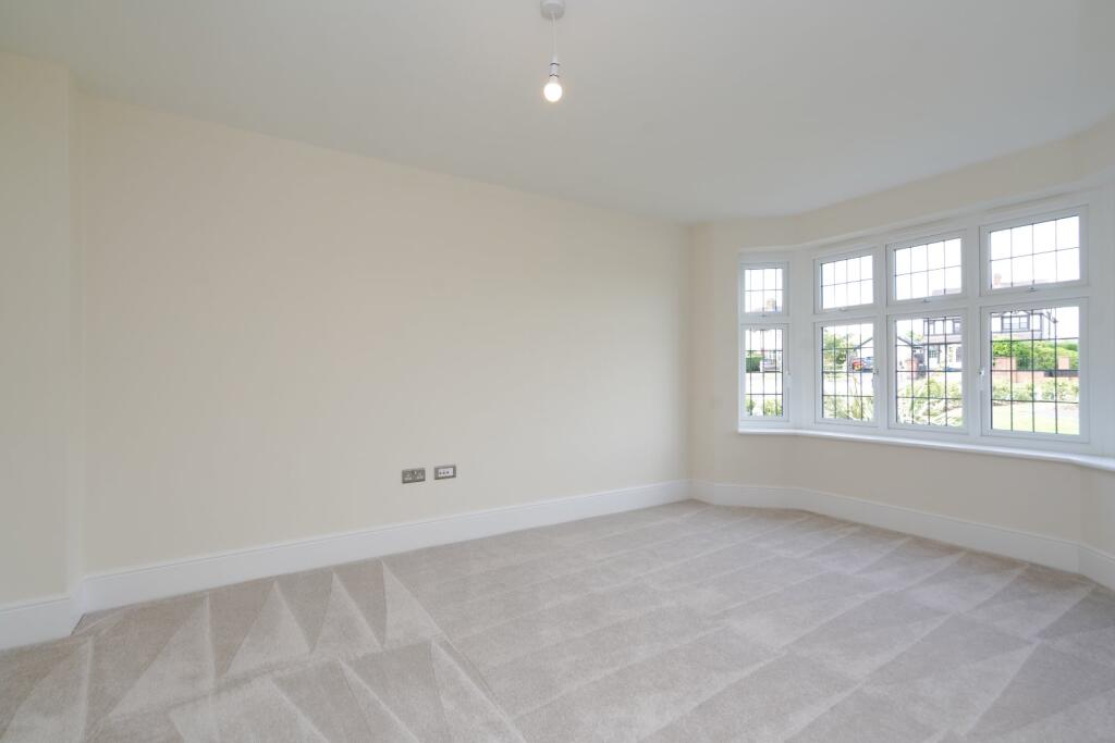 House in Nuneaton and Bedworth, Bulkington - View 2